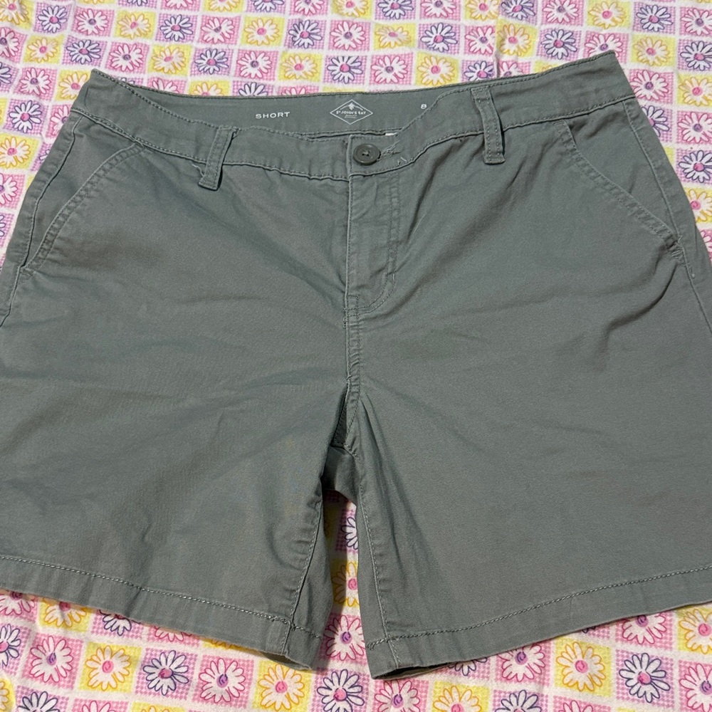 St. John’s bay  Women's Casual Shorts 8